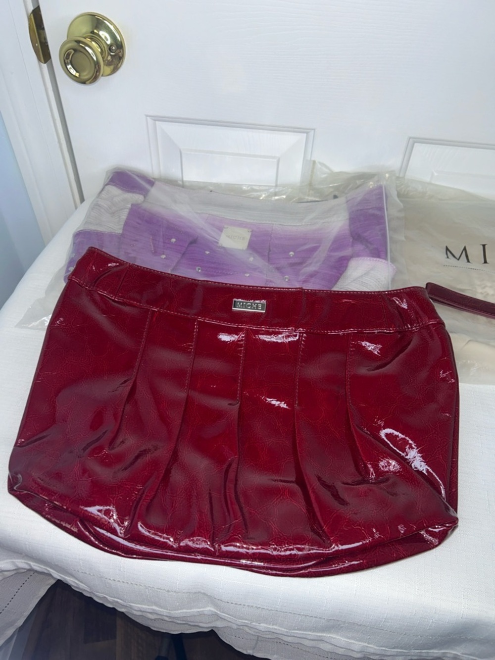 Miche Interchangeable bag Covers with Matching Wristlet Set of 4 - Picture 5 of 13